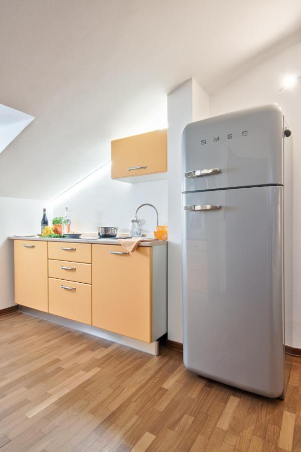 5 Miglia Apartment La Mansarda A コッレーニョ エクステリア 写真