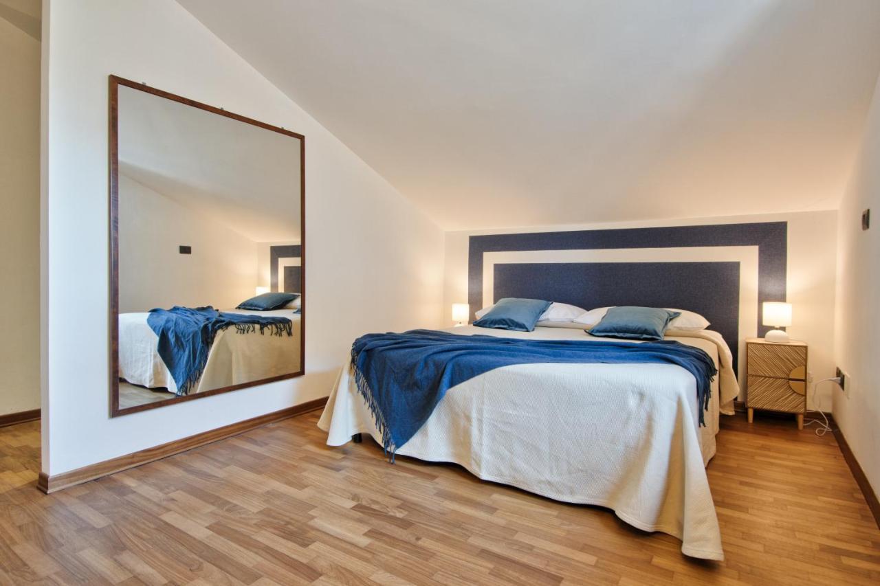 5 Miglia Apartment La Mansarda A コッレーニョ エクステリア 写真
