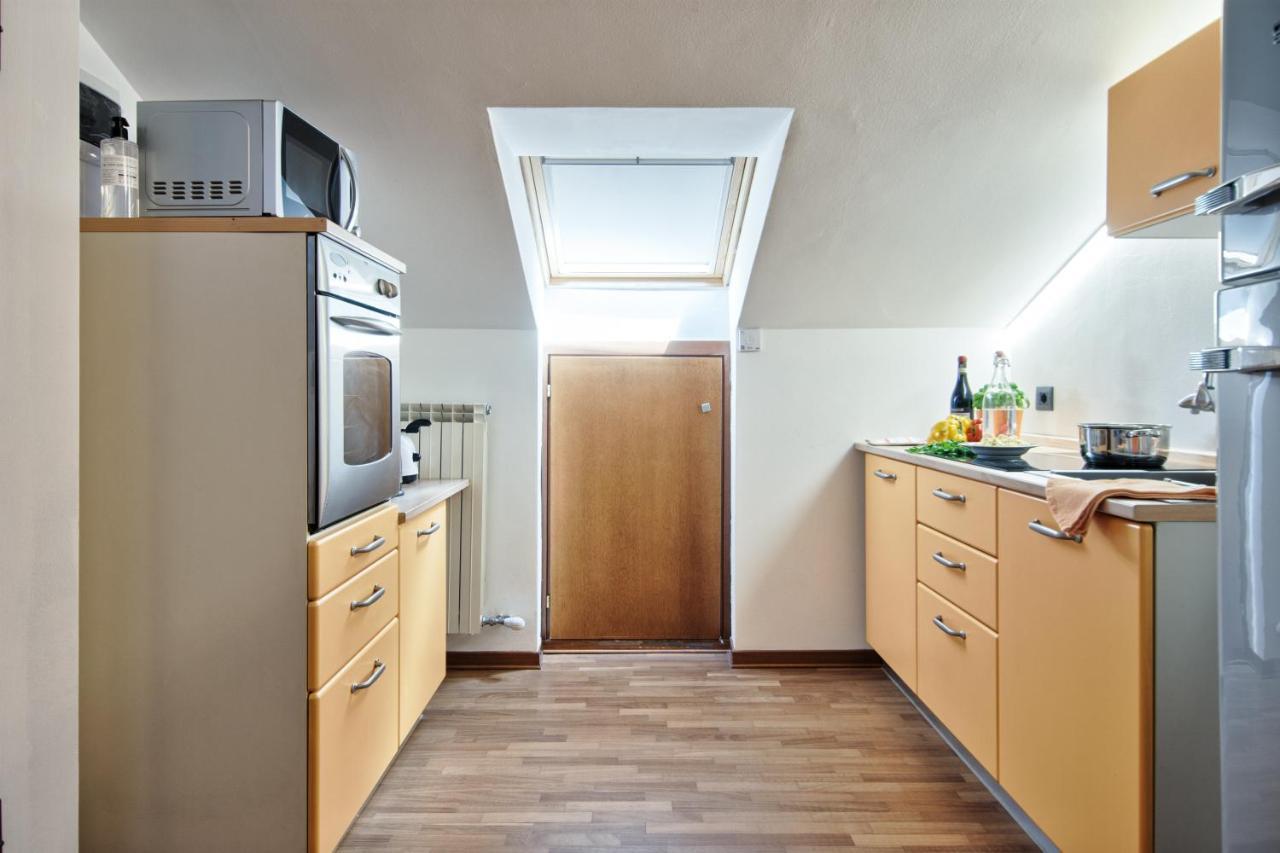 5 Miglia Apartment La Mansarda A コッレーニョ エクステリア 写真
