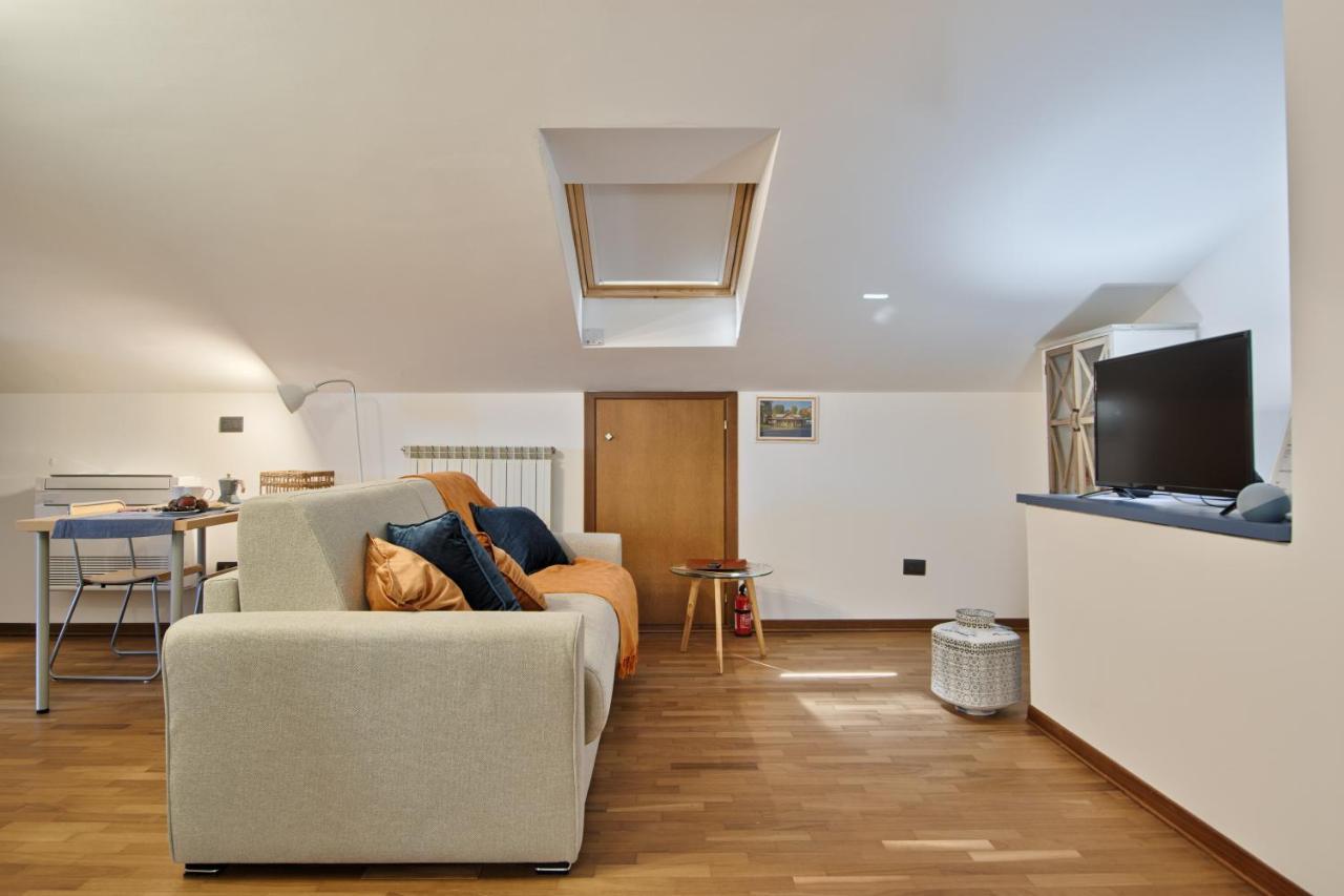 5 Miglia Apartment La Mansarda A コッレーニョ エクステリア 写真