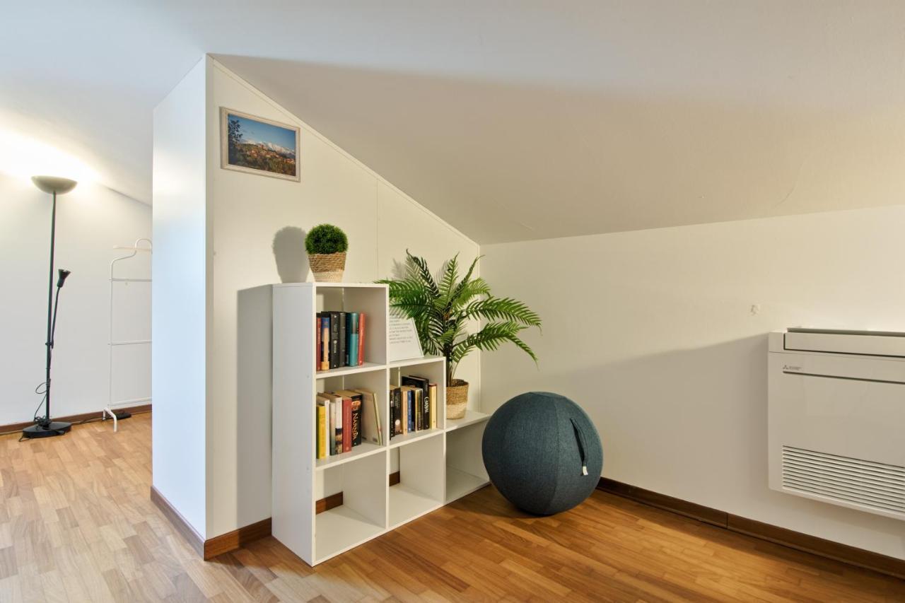 5 Miglia Apartment La Mansarda A コッレーニョ エクステリア 写真